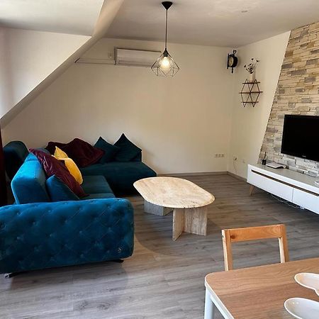 A&V Apartments Wunderschoene Rheinblick Wohnung Zum Entspannen Apt Ela Duisburg Zewnętrze zdjęcie