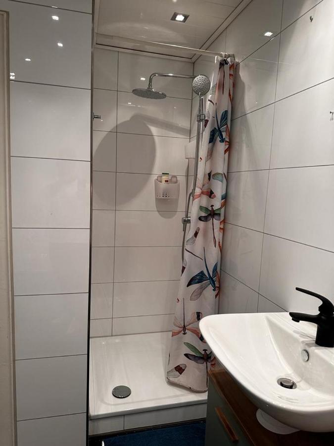 A&V Apartments Wunderschoene Rheinblick Wohnung Zum Entspannen Apt Ela Duisburg Zewnętrze zdjęcie