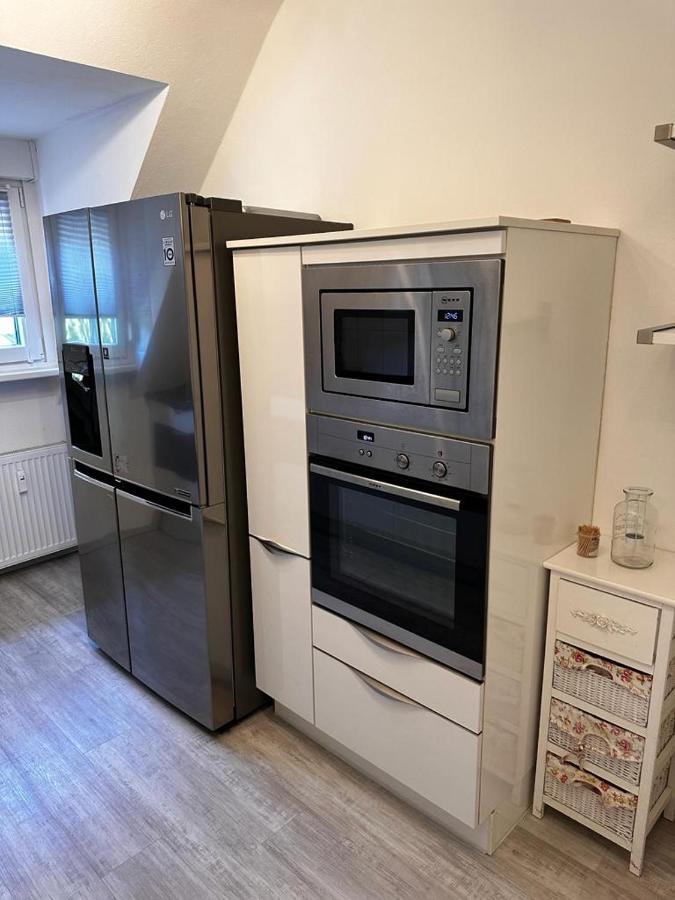 A&V Apartments Wunderschoene Rheinblick Wohnung Zum Entspannen Apt Ela Duisburg Zewnętrze zdjęcie